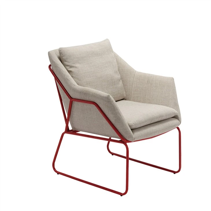 Fauteuil en tissu avec pieds en acier