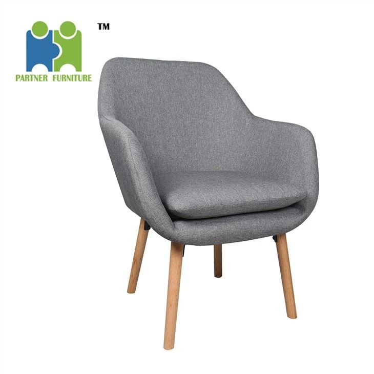 Fauteuil simple avec pieds en bois