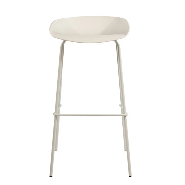 Tabourets à hauteur de comptoir en plastique
