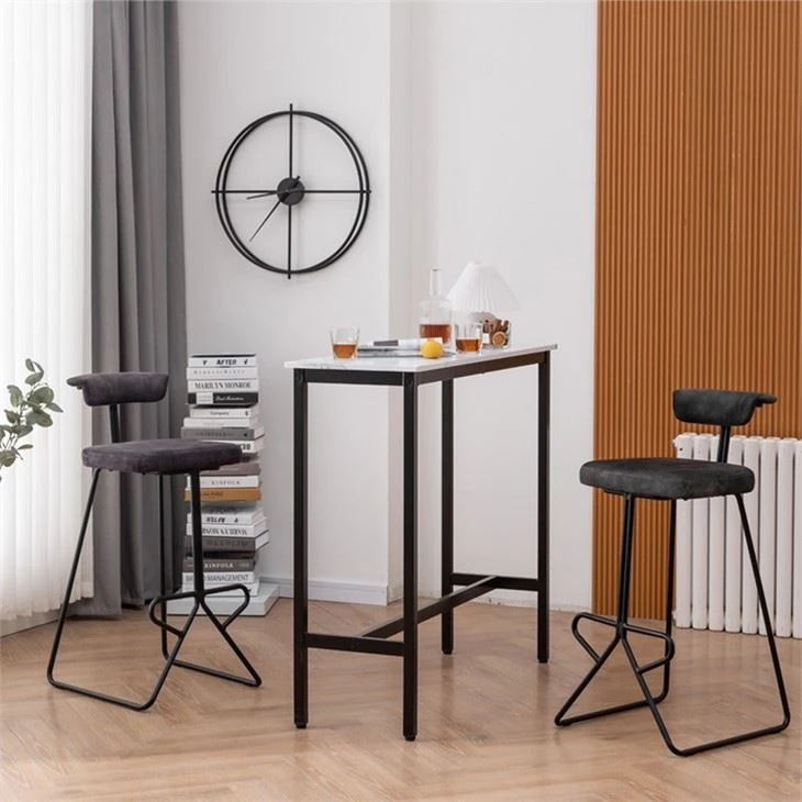 Couvrir les tabourets de bar avec du tissu
